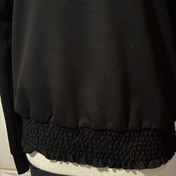 Cynthia Rowley Black Smocked Hem Sweatshirt Women’s Small Long Sleeve Pullover T - Picture 3 of 5